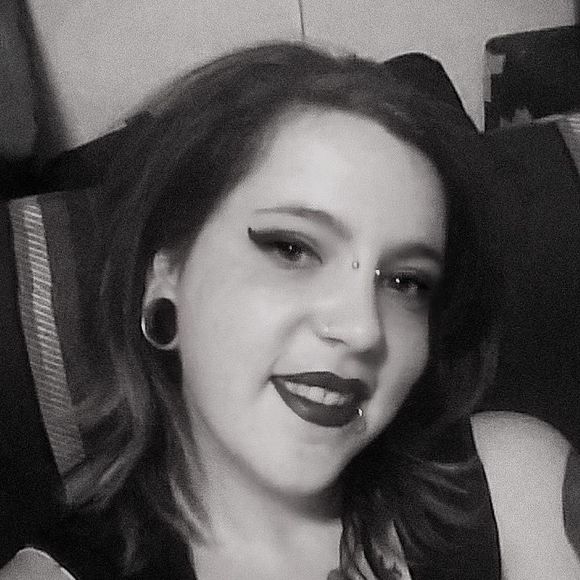 Meet your Posher, Lindsay - Picture 1 of 1